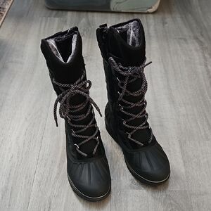 BareTraps Black Lace-Up Winter Boots